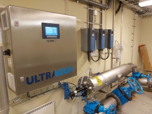 UV-desinfiointilaite pyyhkimillä